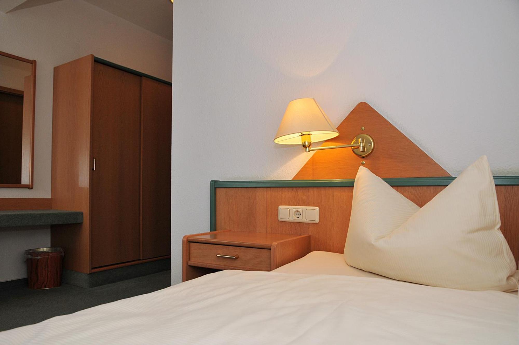 Hotel Friesen Werdau ภายนอก รูปภาพ