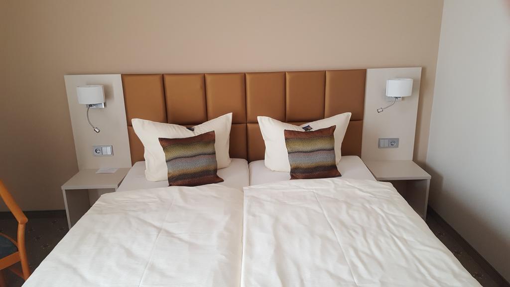 Hotel Friesen Werdau ภายนอก รูปภาพ