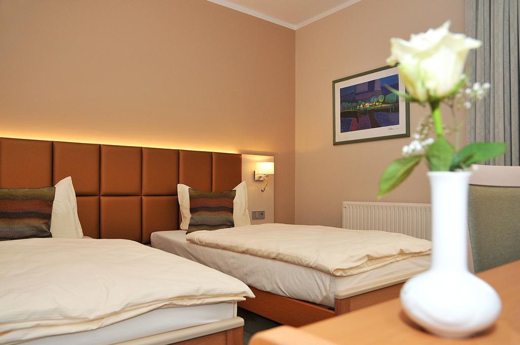 Hotel Friesen Werdau ภายนอก รูปภาพ