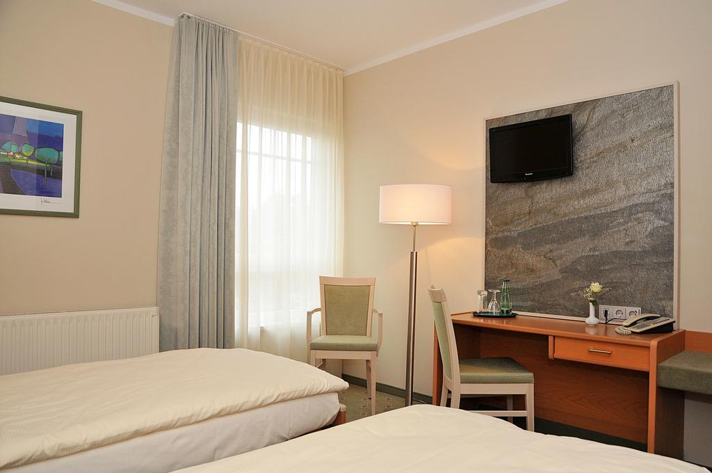 Hotel Friesen Werdau ภายนอก รูปภาพ